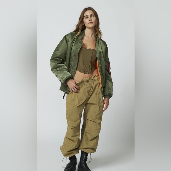 Urban Outfitters Sloan Nylon Baggy Balloon Pant in Green Size Small UO NWT - Picture 3 of 8